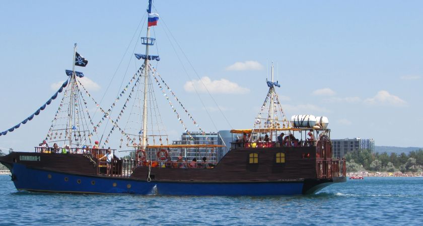 Этот курорт называют русской Италией: убранные пляжи и голубая вода за копейки