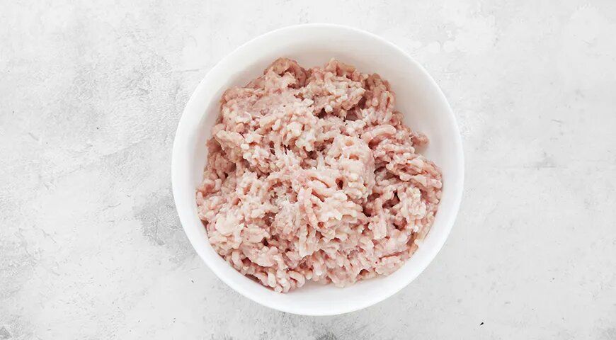 Котлеты на новый лад: куриный фарш с манкой – простое и вкусное блюдо для всей семьи