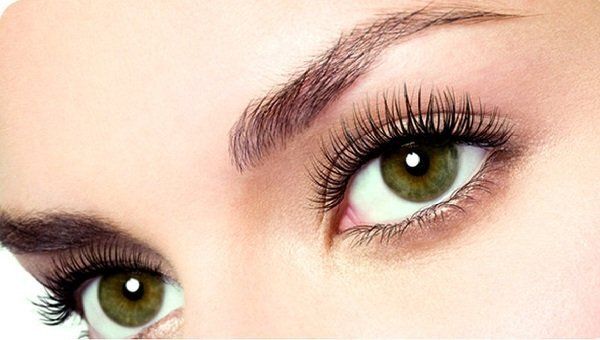 Идеальные брови: секреты ухода и коррекции формы в 2025 году