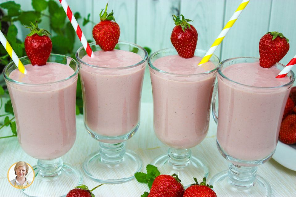 Освежающий клубнично-банановый коктейль: идеальный десерт на лето