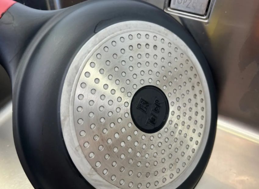 Эффективные способы вернуть сковороде первозданный блеск