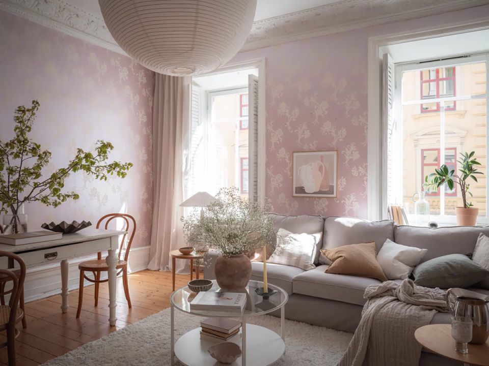 Женственность в интерьере: шведская квартира с характером