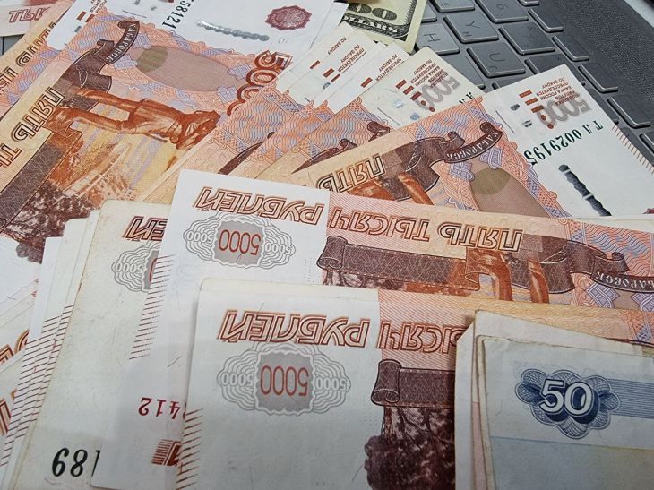 Как не оставаться без денег в конце месяца: учимся правильно распоряжаться деньгами