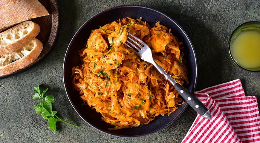 Квашеная капуста, тушеная с мясом: простой рецепт для домашнего уюта