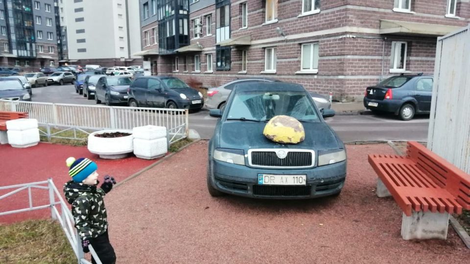 Парковка во дворе: как камеры штрафуют водителей на большие суммы