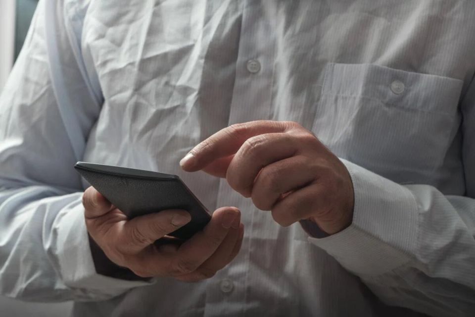 Легкость в уходе: как избавиться от складок на одежде без утюга