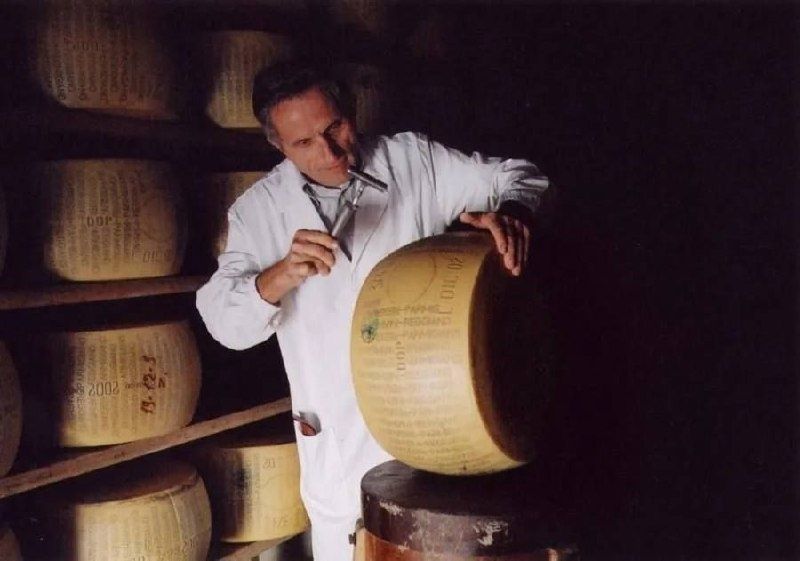 Итальянские мастера сыра: уникальный подход к созреванию