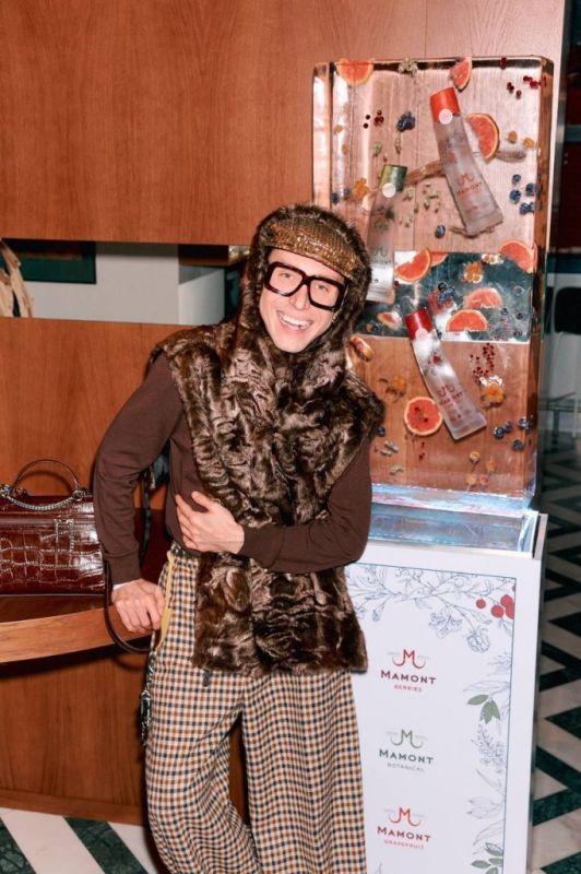 ���� � ��������� ������: ���������������� ����� � Door 2310