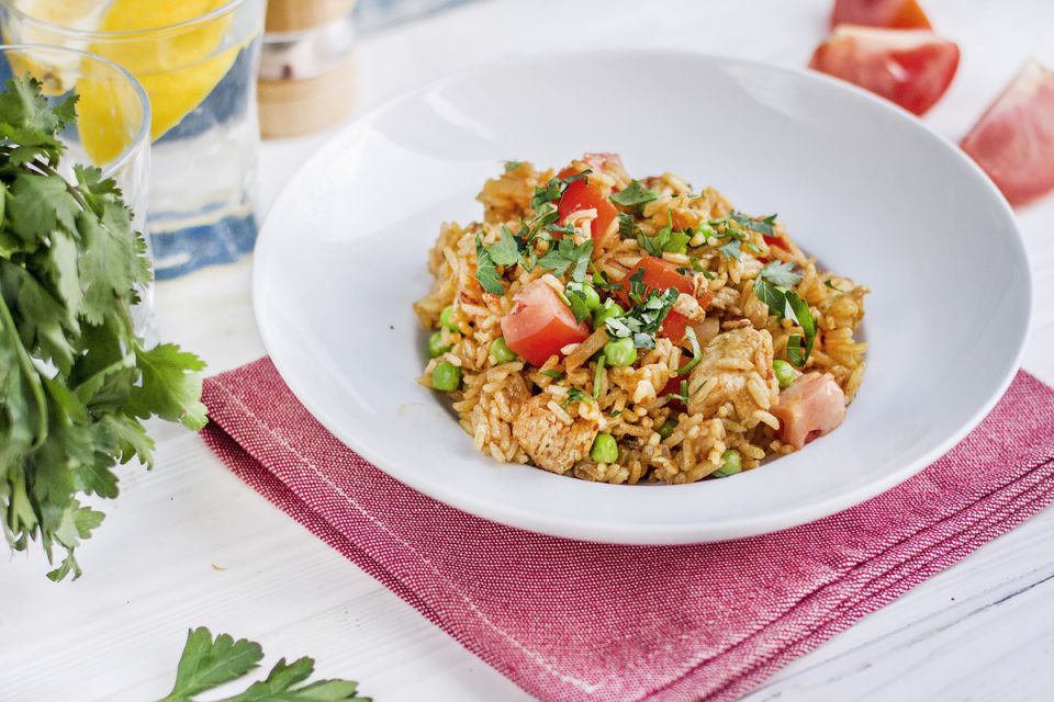 Увлекательный рецепт индейки карри с рисом жасмин и помидорами