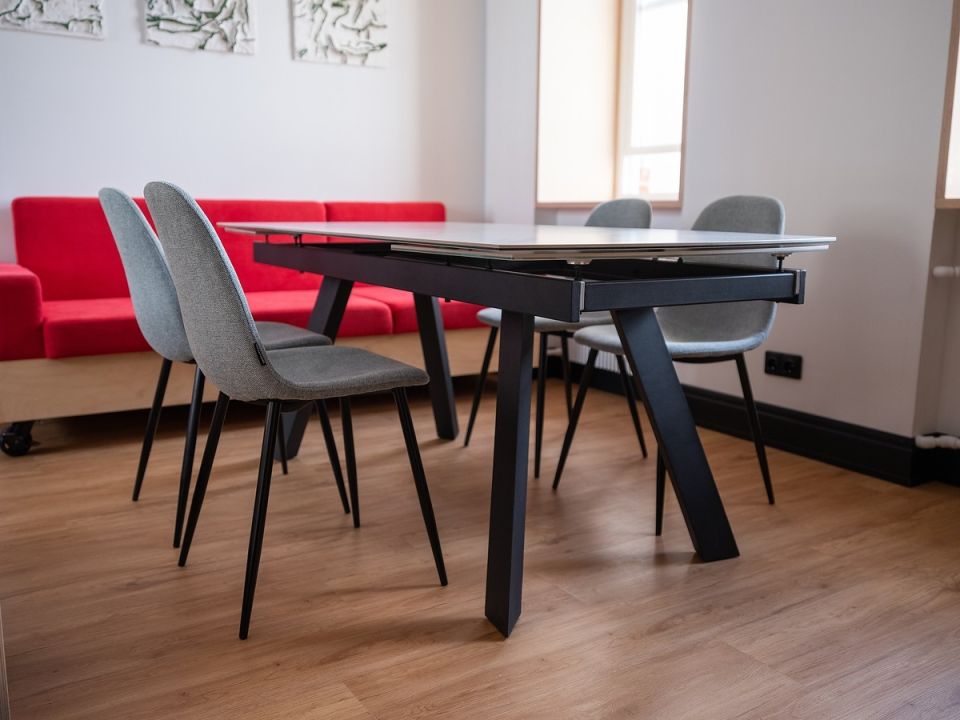 Переоценённый блеск кварцвинила и возвращение к паркетной доске