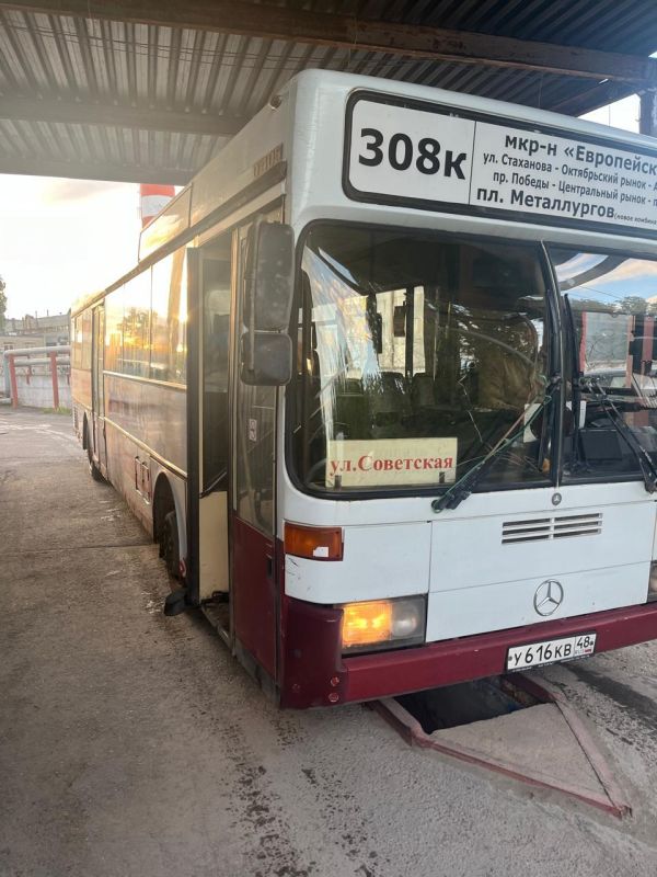      332  308