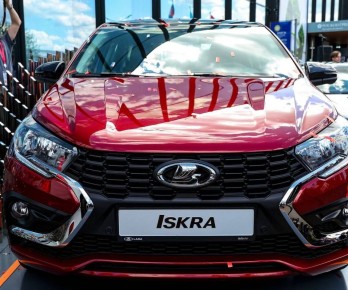  Lada Iskra:     