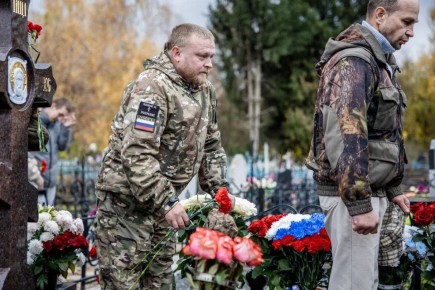 Герою России Никите Сёмочкину установили памятник в Ельце – на его малой родине