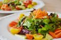 Какие полезные салаты приготовить: рецепты легкой закуски с авокадо от умелых кулинаров