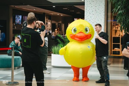 В липецком ТРЦ заметили утку Она пришла на фестиваль IT-культуры
