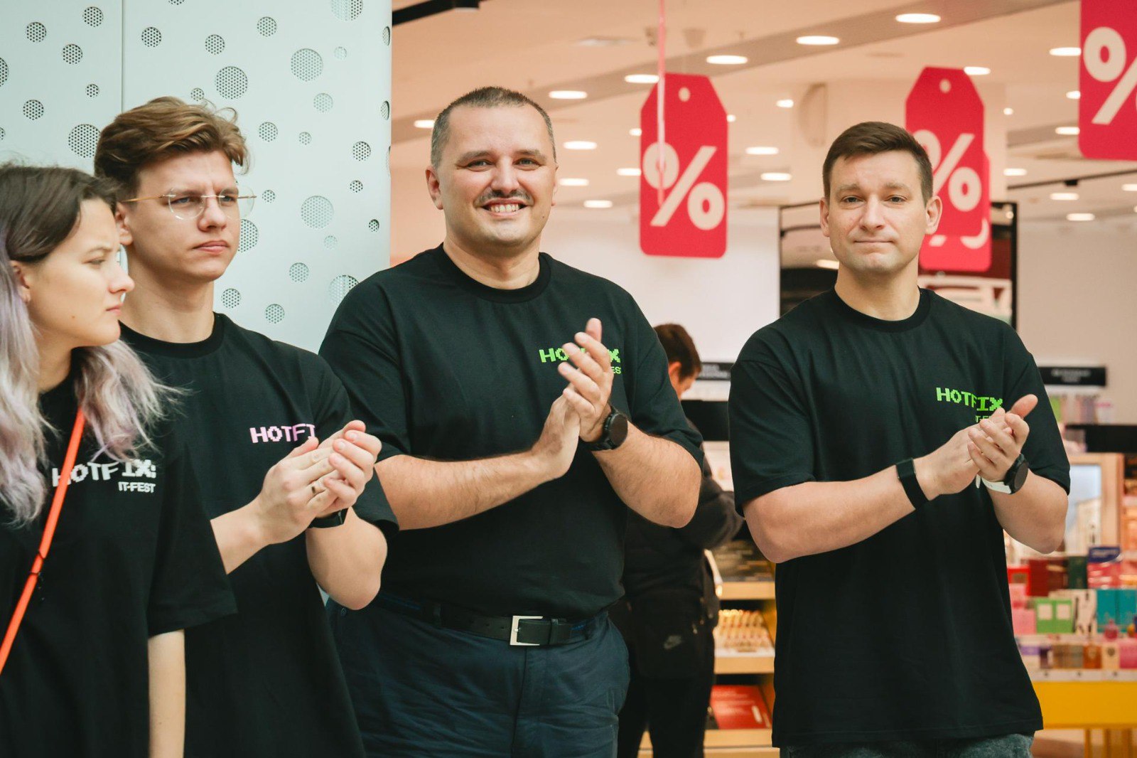 VI фестиваль IT-культуры стартовал в ТРЦ «Ривьера» VI фестиваль IT-культуры стартовал в ТРЦ «Ривьера»