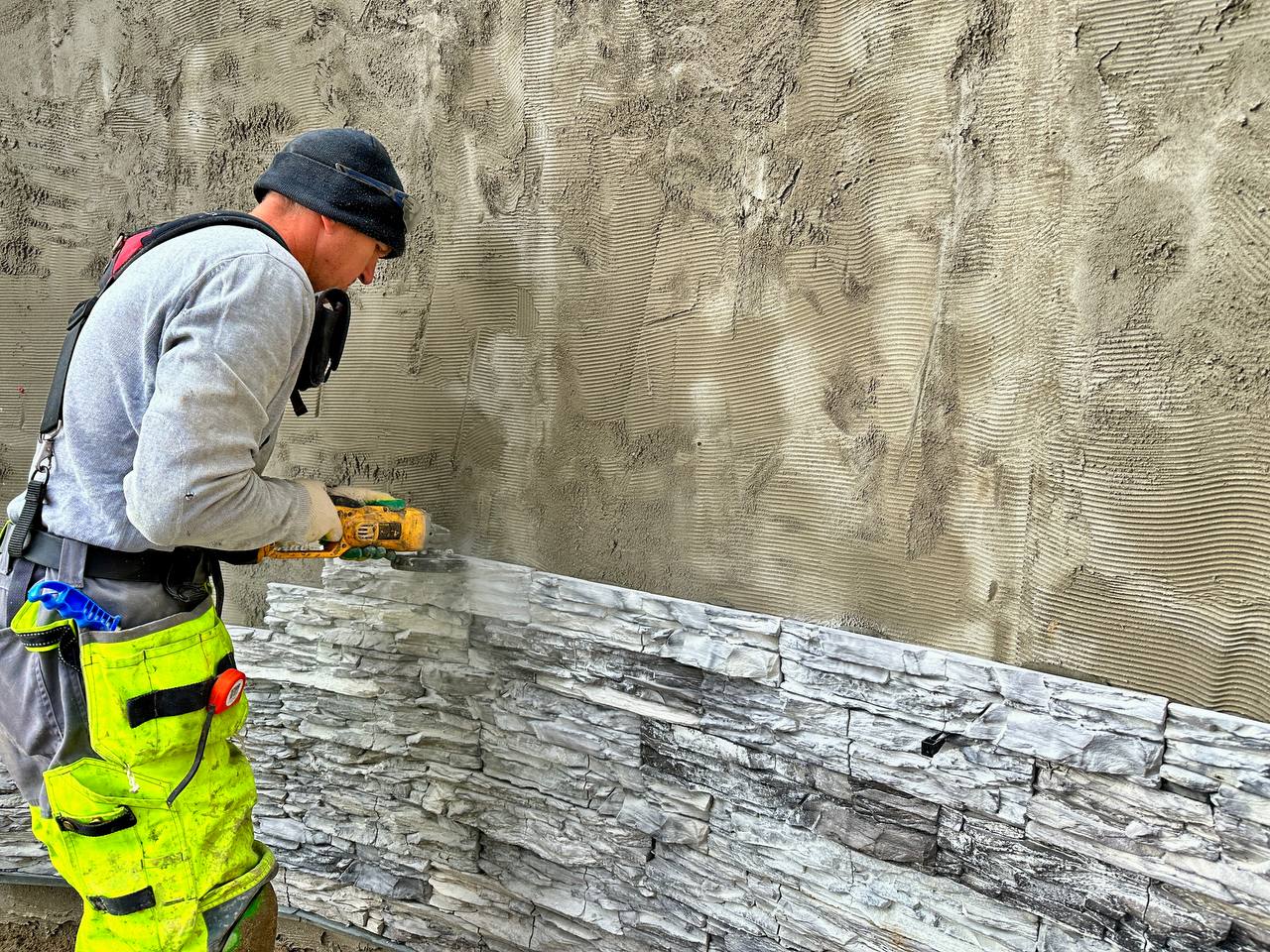 Роман Ченцов: Работы по капитальному ремонту мемориального комплекса на площади Героев продолжаются