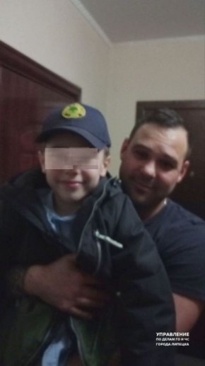 Сразу четыре пальца в замочную скважину засунул девятилетний мальчик