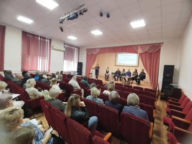 Представители Елецкого линейного отдела МВД России на транспорте приняли участие в общем собрании для родителей старшеклассников в Долгоруковском лицее