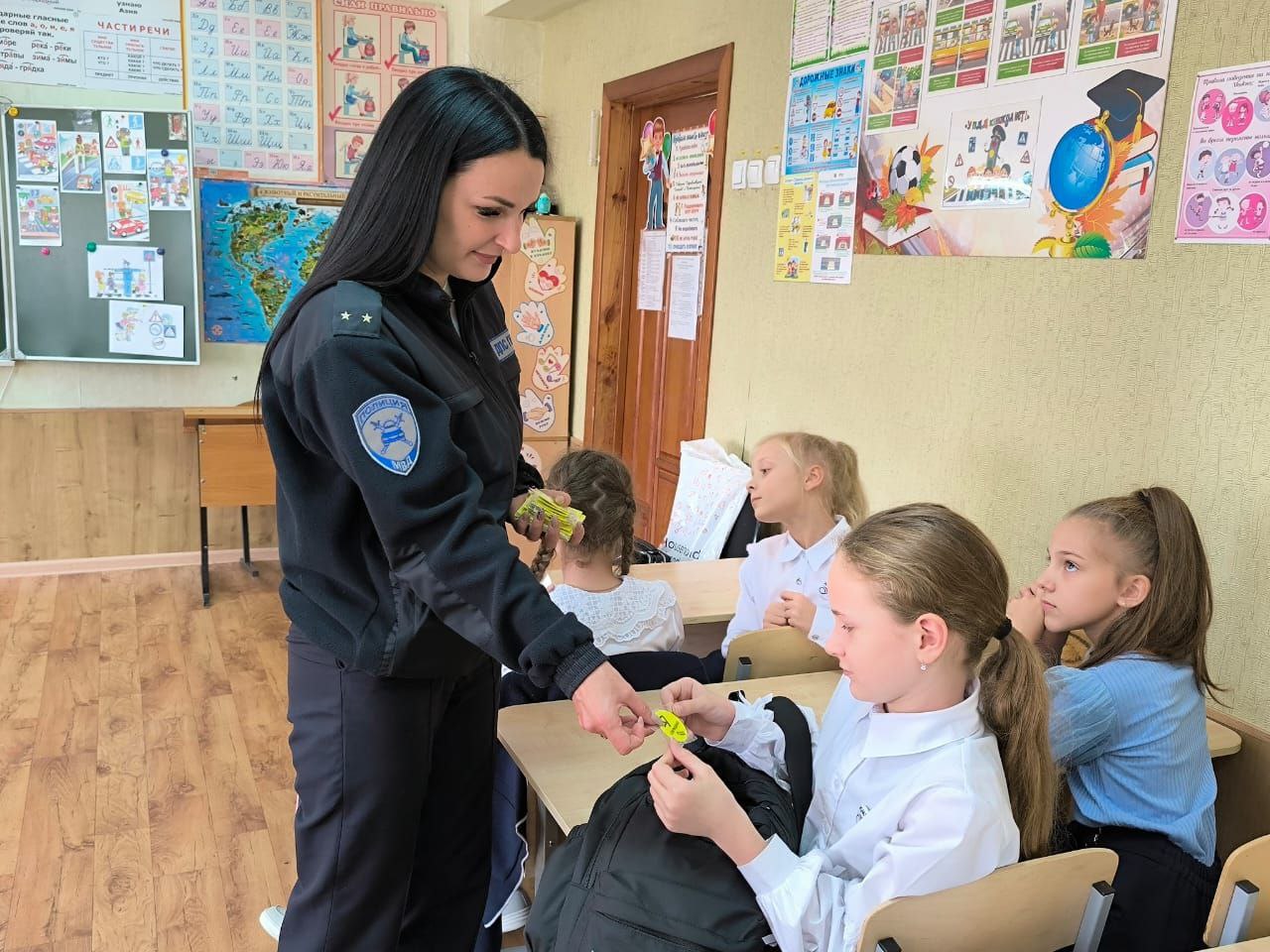 В Липецке прошло посвящение школьников в юные инспекторы движения В Липецке прошло посвящение школьников в юные инспекторы движения