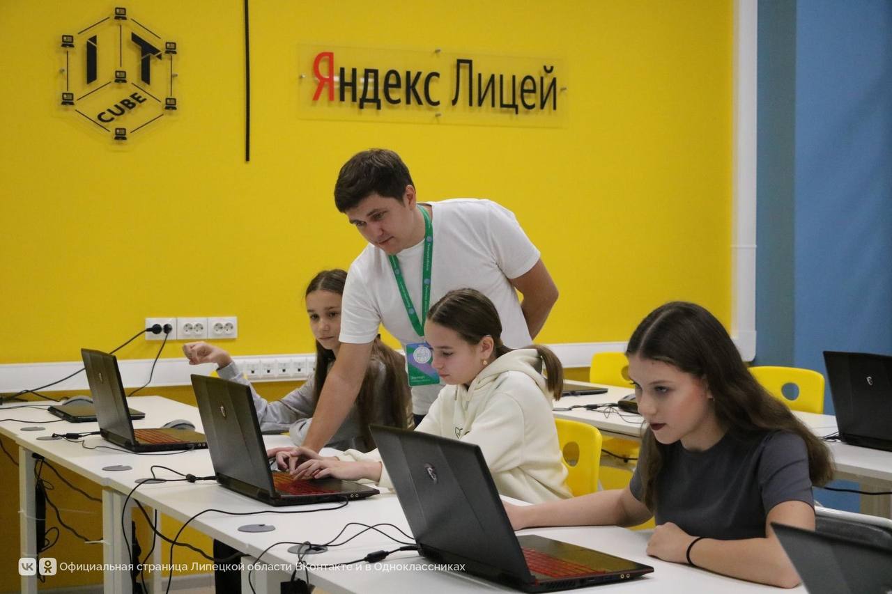 Школьникам ЛО предложили «Билет в будущее» Школьникам ЛО предложили «Билет в будущее»