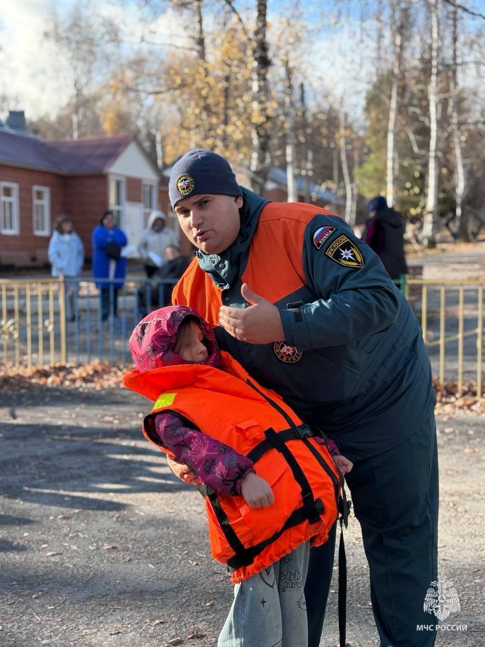 Урок безопасности на воде: сотрудники ГИМС провели беседу в детском оздоровительном центре «Белая Берёзка» Урок безопасности на воде: сотрудники ГИМС провели беседу в детском оздоровительном центре «Белая Берёзка»