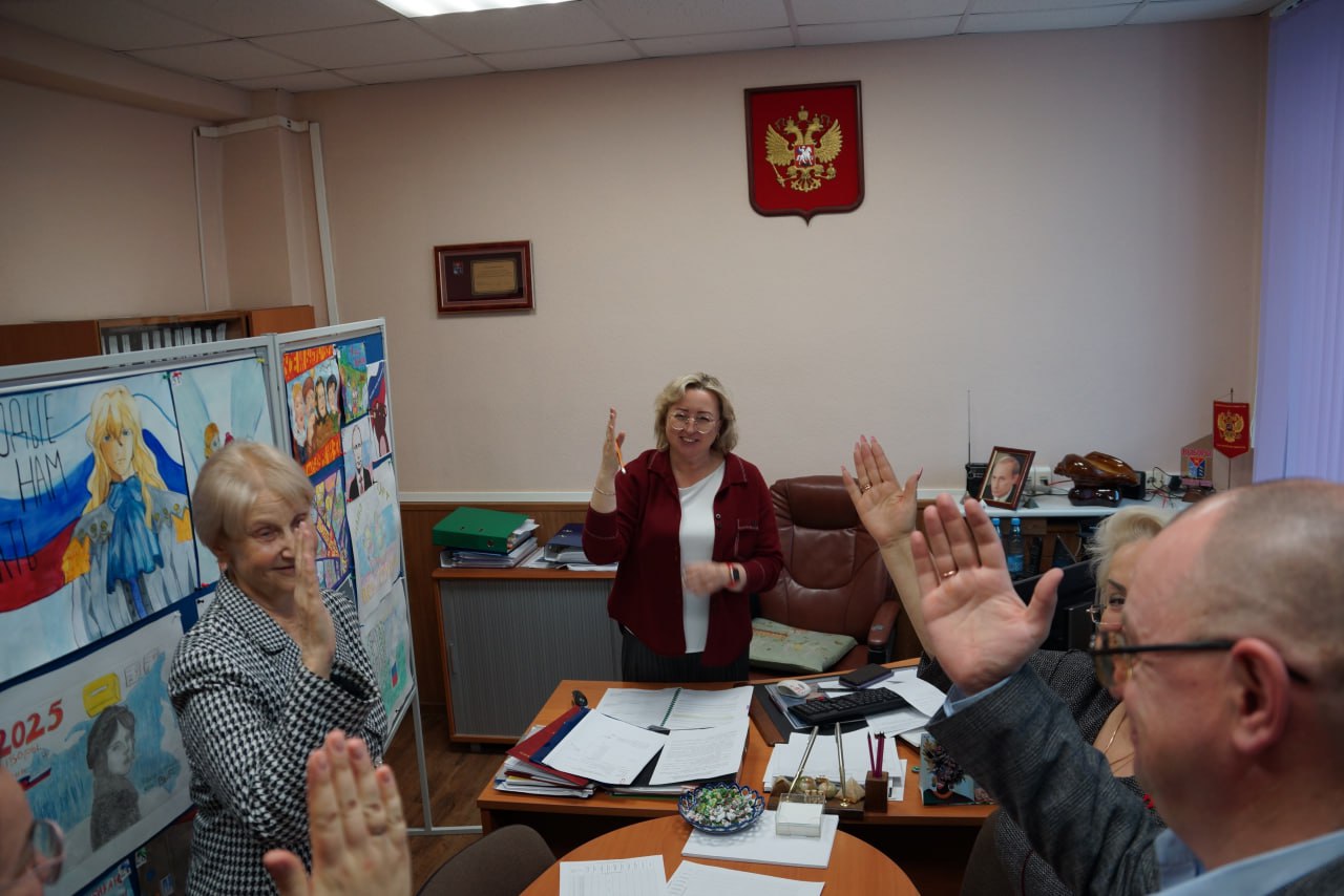 В Избирательной комиссии Магаданской области на заседании конкурсной комиссии были подведены итоги конкурса творческих работ среди молодежи, посвященного выборам на территории региона В Избирательной комиссии Магаданской области на заседании конкурсной комиссии были подведены итоги конкурса творческих работ среди молодежи, посвященного выборам на территории региона