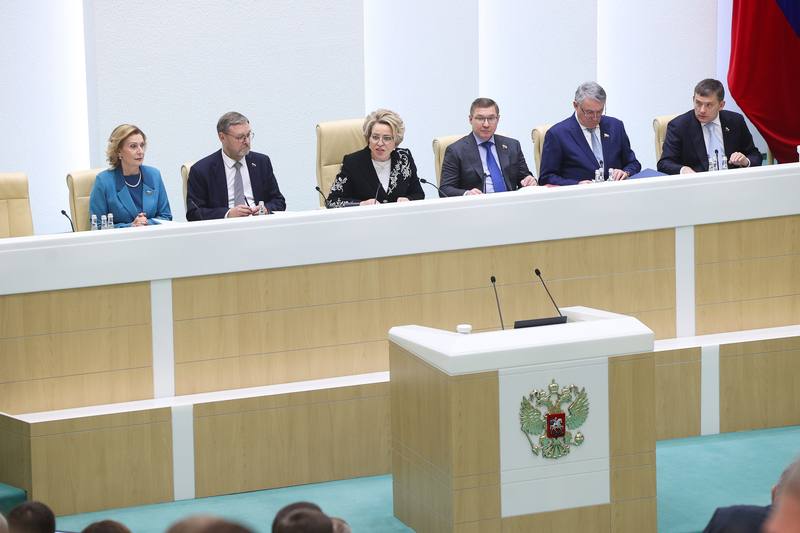 Евгения Уваркина: Создавая будущее: Совет Федерации одобрил закон о квотировании рабочих мест для молодёжи