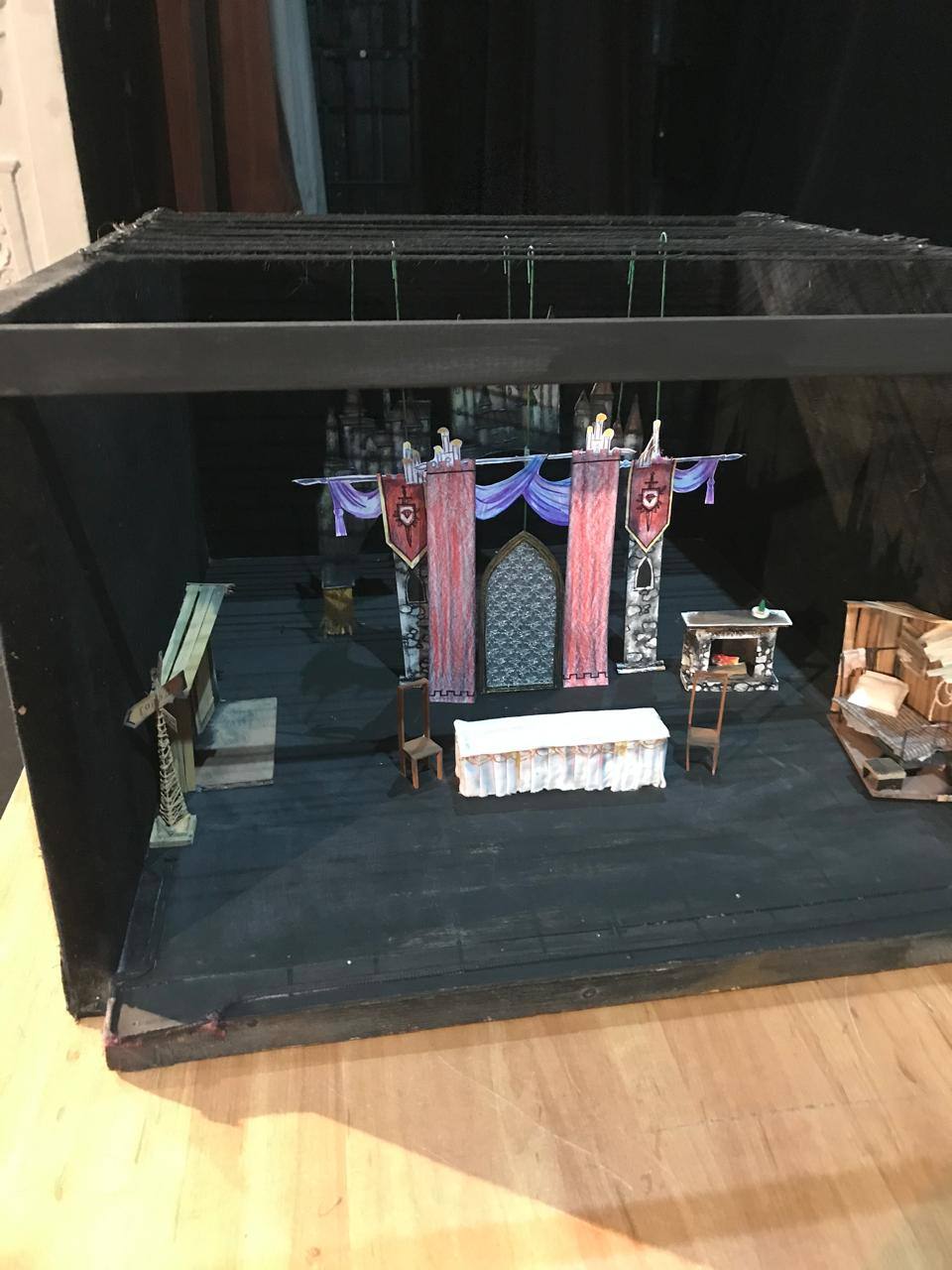 «Красавицу и чудовище» в Липецке ставят без застолья «Красавицу и чудовище» в Липецке ставят без застолья