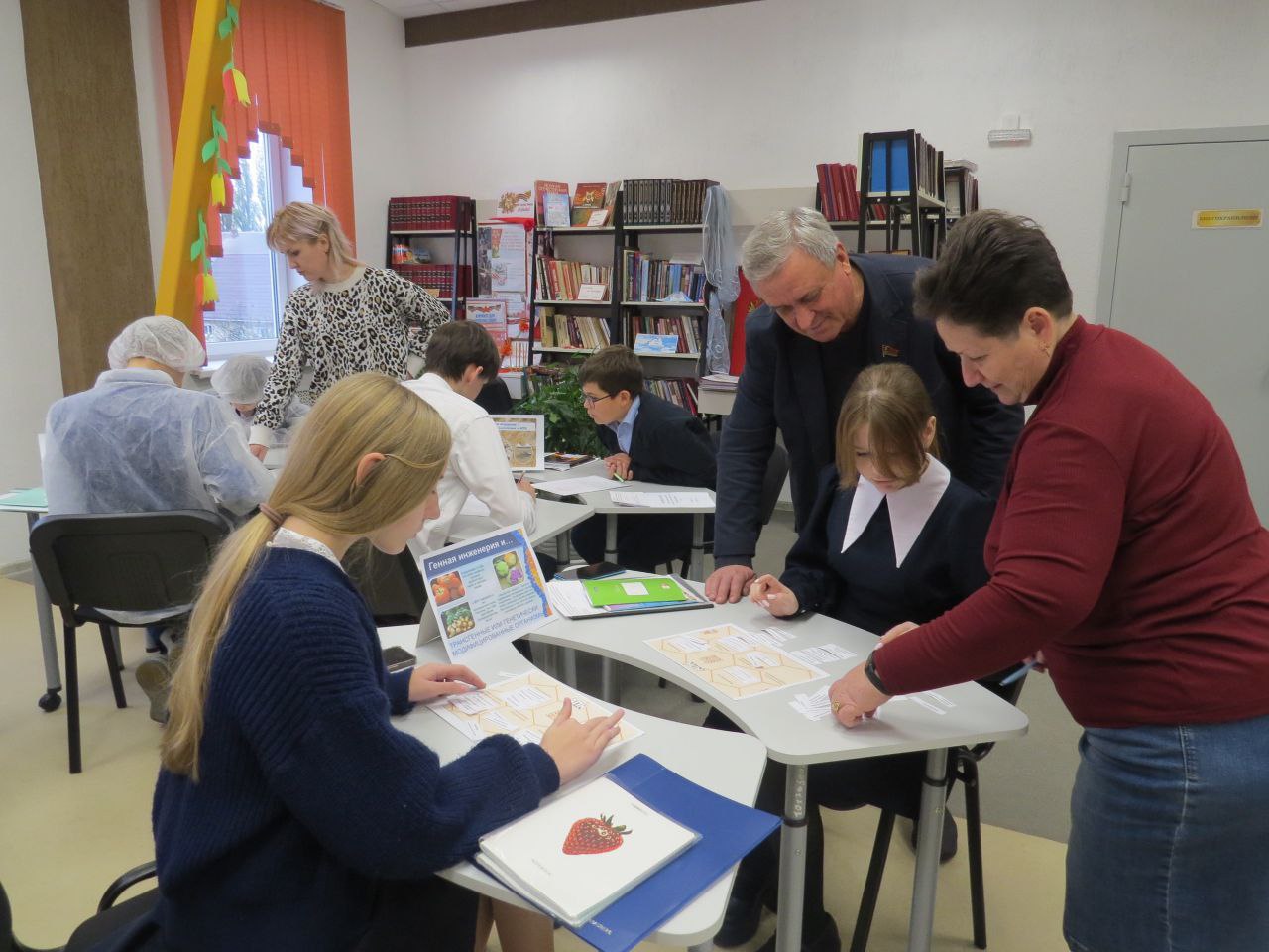 Депутат облсовета, руководитель одного из агропредприятий Добринского района Геннадий Крутских принял участие в открытом уроке профмастерства «Россия аграрная: селекция и генетика в АПК» Депутат облсовета, руководитель одного из агропредприятий Добринского района Геннадий Крутских принял участие в открытом уроке профмастерства «Россия аграрная: селекция и генетика в АПК»