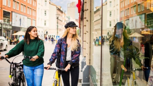 Эти модные брюки полюбите больше, чем джинсы: удобные, практичные и всем идут