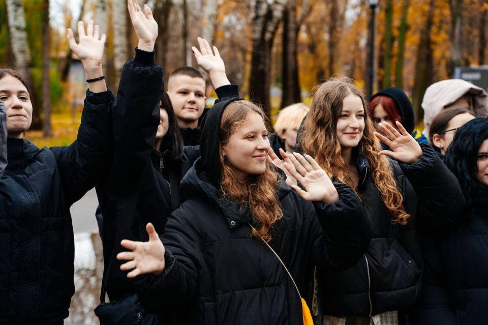 День народного единства объединил липчан на большой семейный субботник День народного единства объединил липчан на большой семейный субботник