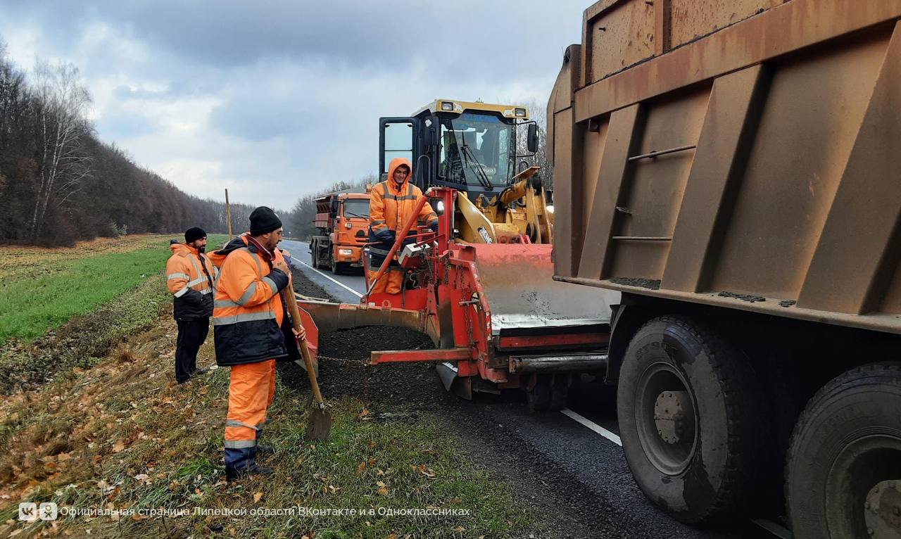 Дорожники любят эту крошку – асфальтобетонную Дорожники любят эту крошку – асфальтобетонную