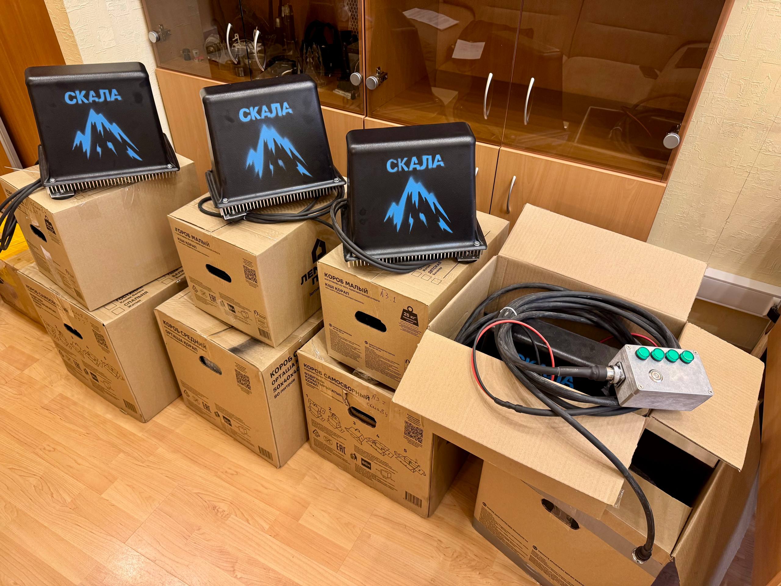 Передаю очередную крупную партию средств защиты для наших бойцов Передаю очередную крупную партию средств защиты для наших бойцов