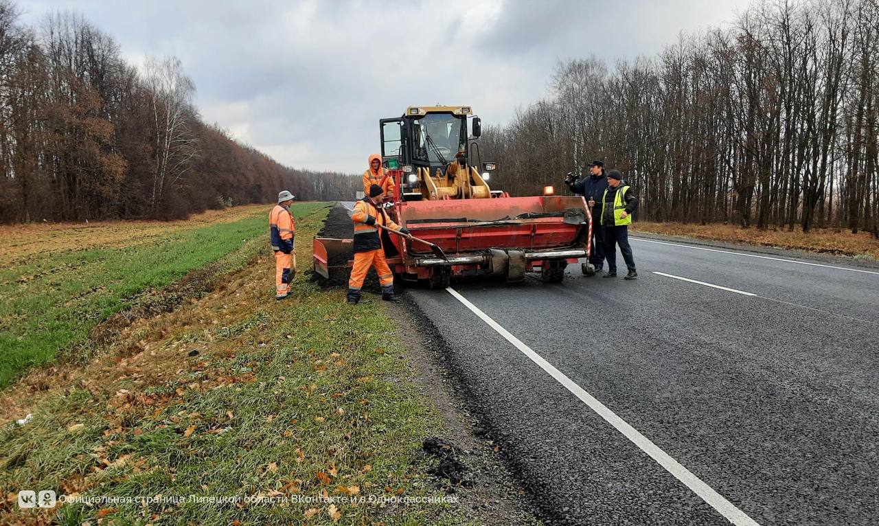 Дорожники любят эту крошку – асфальтобетонную Дорожники любят эту крошку – асфальтобетонную