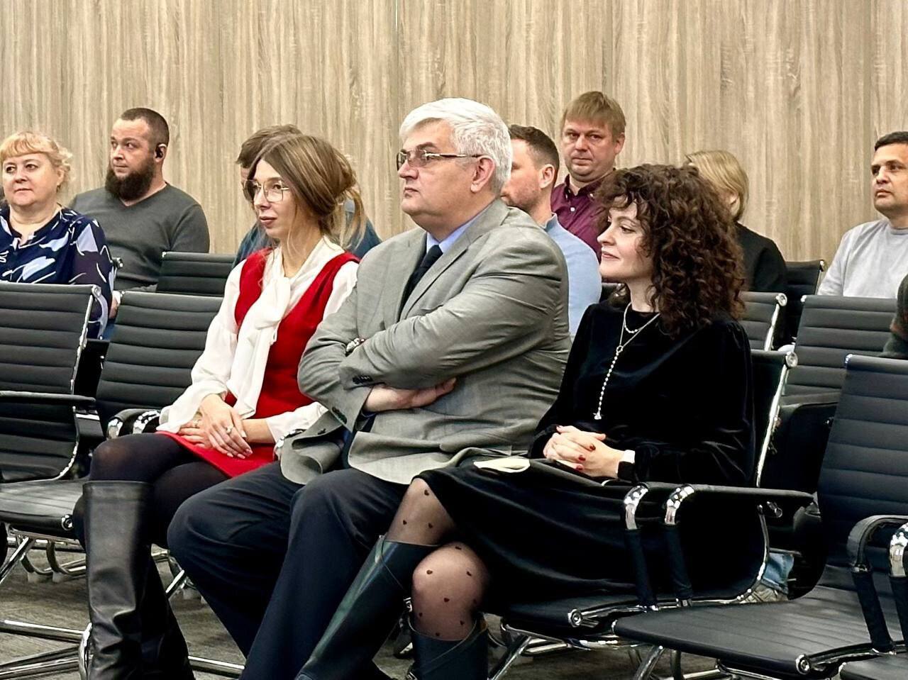 Липецкие инноваторы встретились с куратором «Сколково» Липецкие инноваторы встретились с куратором «Сколково»