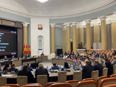 На сессии депутаты облсовета внесли изменения в закон о транспортном налоге