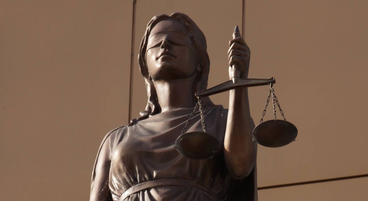 На 9 Заслуженных юристов в регионе стало больше