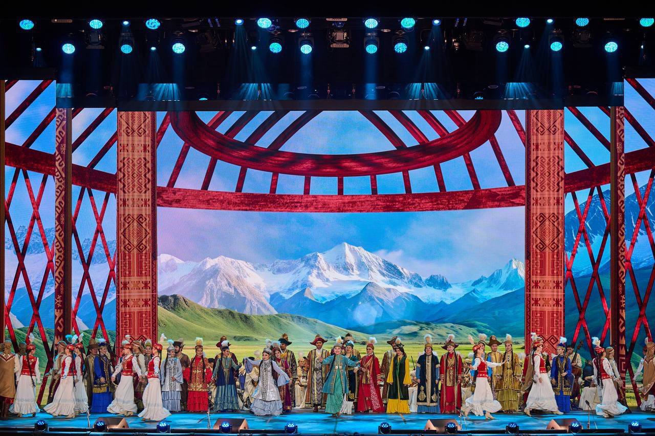 Евгения Уваркина: Дипломатия дружбы и красоты Евгения Уваркина: Дипломатия дружбы и красоты