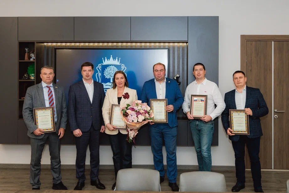 Депутаты Станислав Каменецкий, Андрей Выжанов и Дмитрий Гладышев получили Благодарности от руководства Донецкой Народной Республики