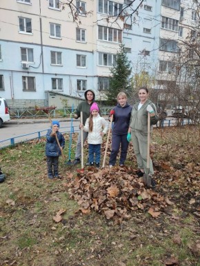 Субботник - традиция, объединяющая соседей