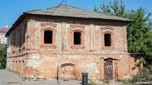 Жилой дом середины XVIII века в липецком Ельце продают за 1 рубль