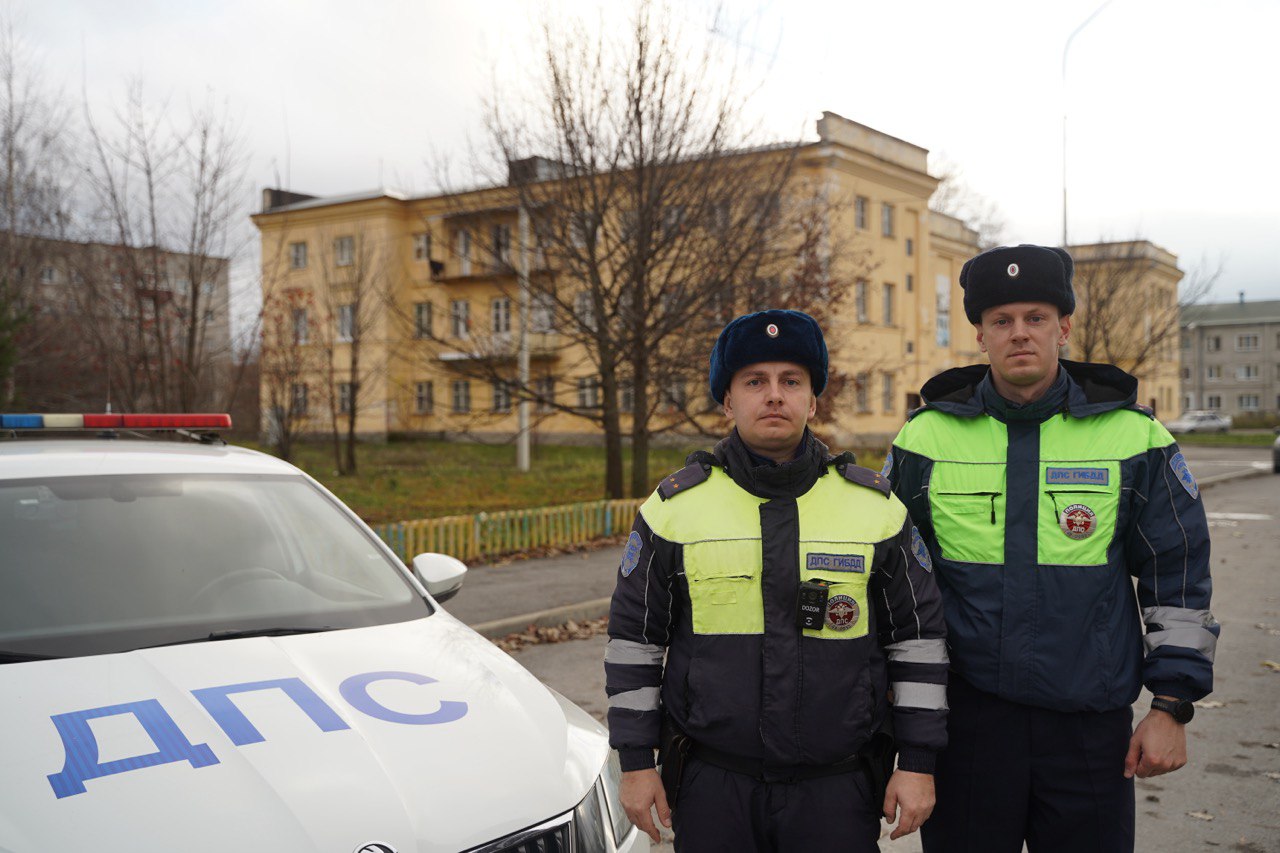 В Грязинском районе полицейские оперативно доставили в травмпункт женщину с двухлетним ребенком В Грязинском районе полицейские оперативно доставили в травмпункт женщину с двухлетним ребенком