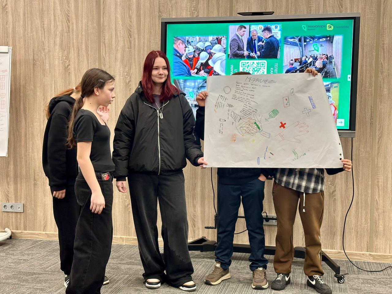 Ребята из Дома творчества «Сокол» окунулись в мир современных технологий во время увлекательной промышленной экскурсии в Липецком Технопарке Ребята из Дома творчества «Сокол» окунулись в мир современных технологий во время увлекательной промышленной экскурсии в Липецком Технопарке