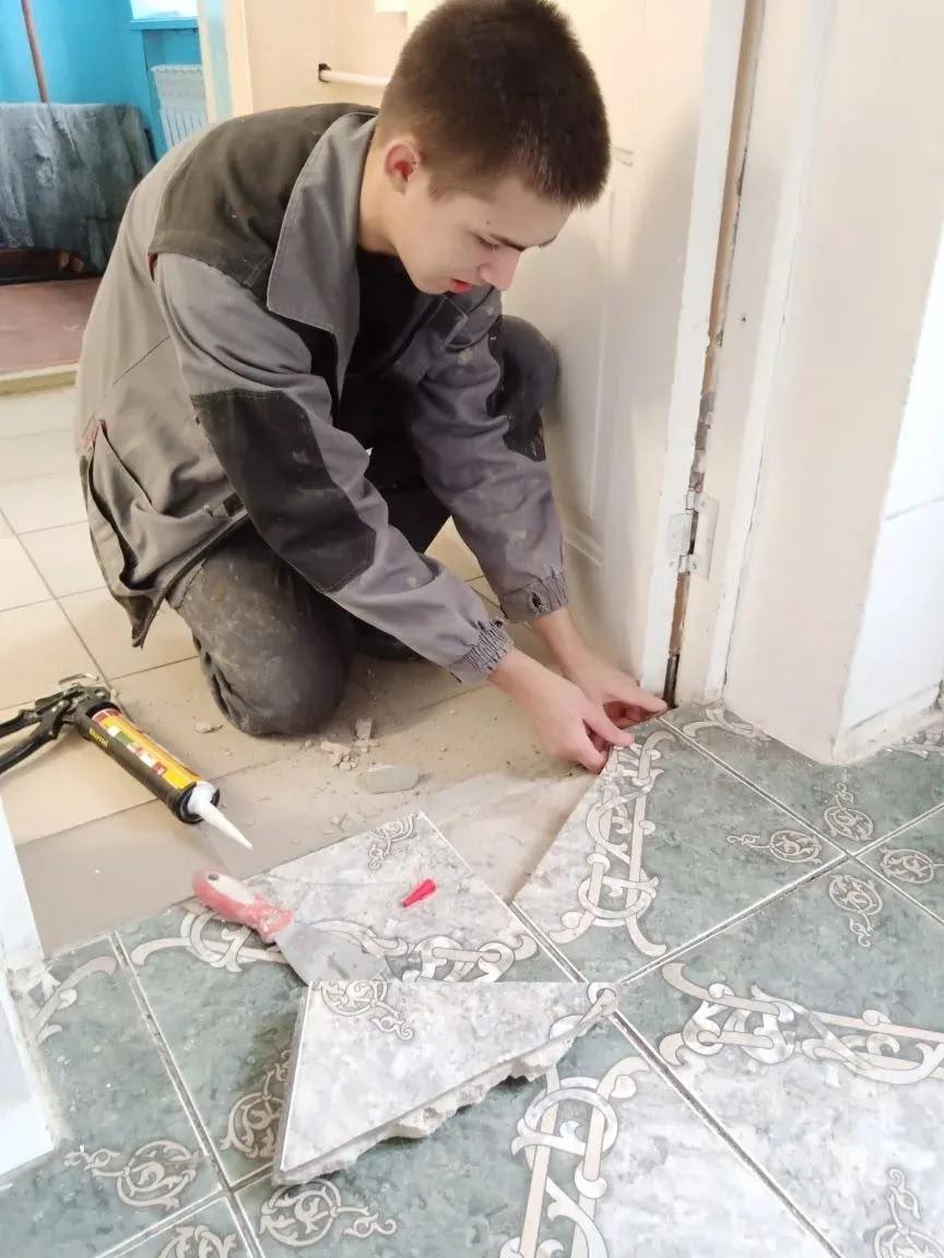 «Плиточные» и «столярные» баттлы идут в Липецком индустриально-строительном колледже «Плиточные» и «столярные» баттлы идут в Липецком индустриально-строительном колледже