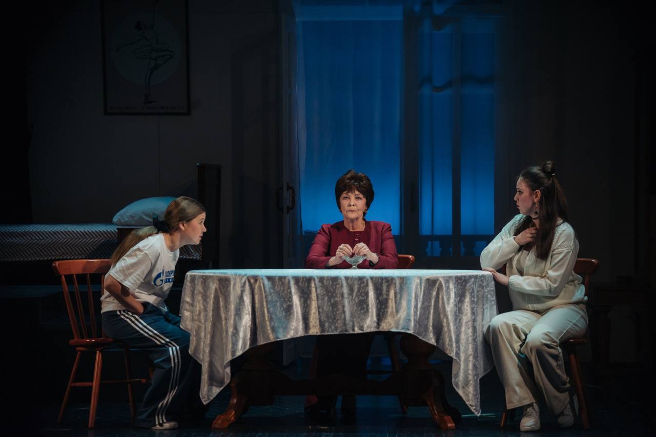 «Фиолетовые облака» показали елецкие актеры «Фиолетовые облака» показали елецкие актеры