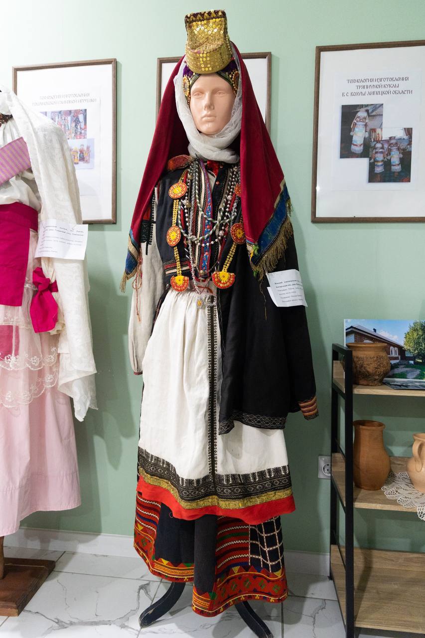 В чём ходили полудворяне, можно увидеть в ОЦКНТ В чём ходили полудворяне, можно увидеть в ОЦКНТ