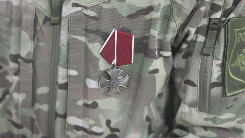 Сенатор СФ Максим Кавджарадзе и спикер Липецкого областного Совета депутатов Владимир Сериков и в Тербунах обсудили вопросы соцадаптации ветеранов СВО