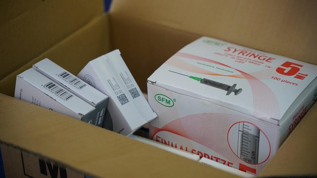 Липецкие полицейские доставили в зону проведения специальной военной операции гуманитарную помощь Липецкие полицейские доставили в зону проведения специальной военной операции гуманитарную помощь