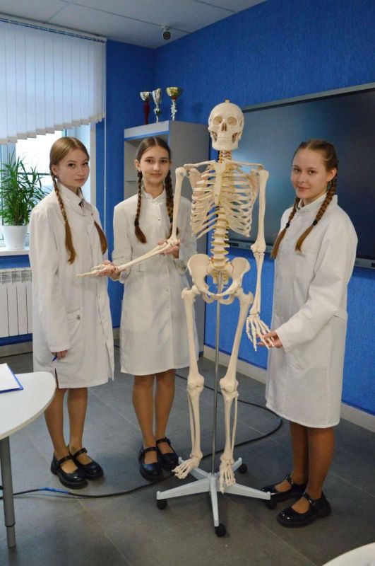 Углубленно изучать химию и биологию будут 27 школьников